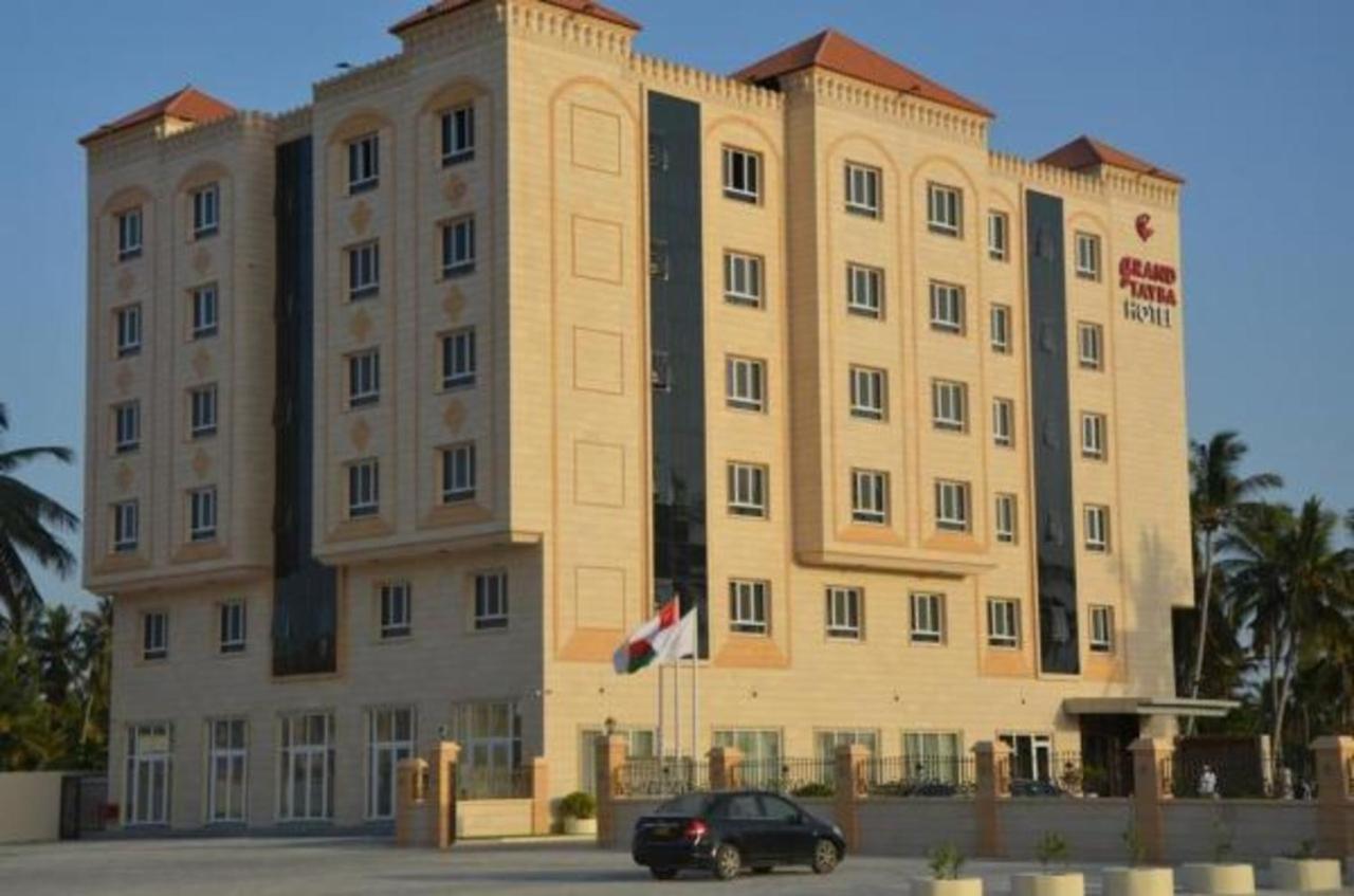 Grand Tayba Hotel Салала Екстер'єр фото