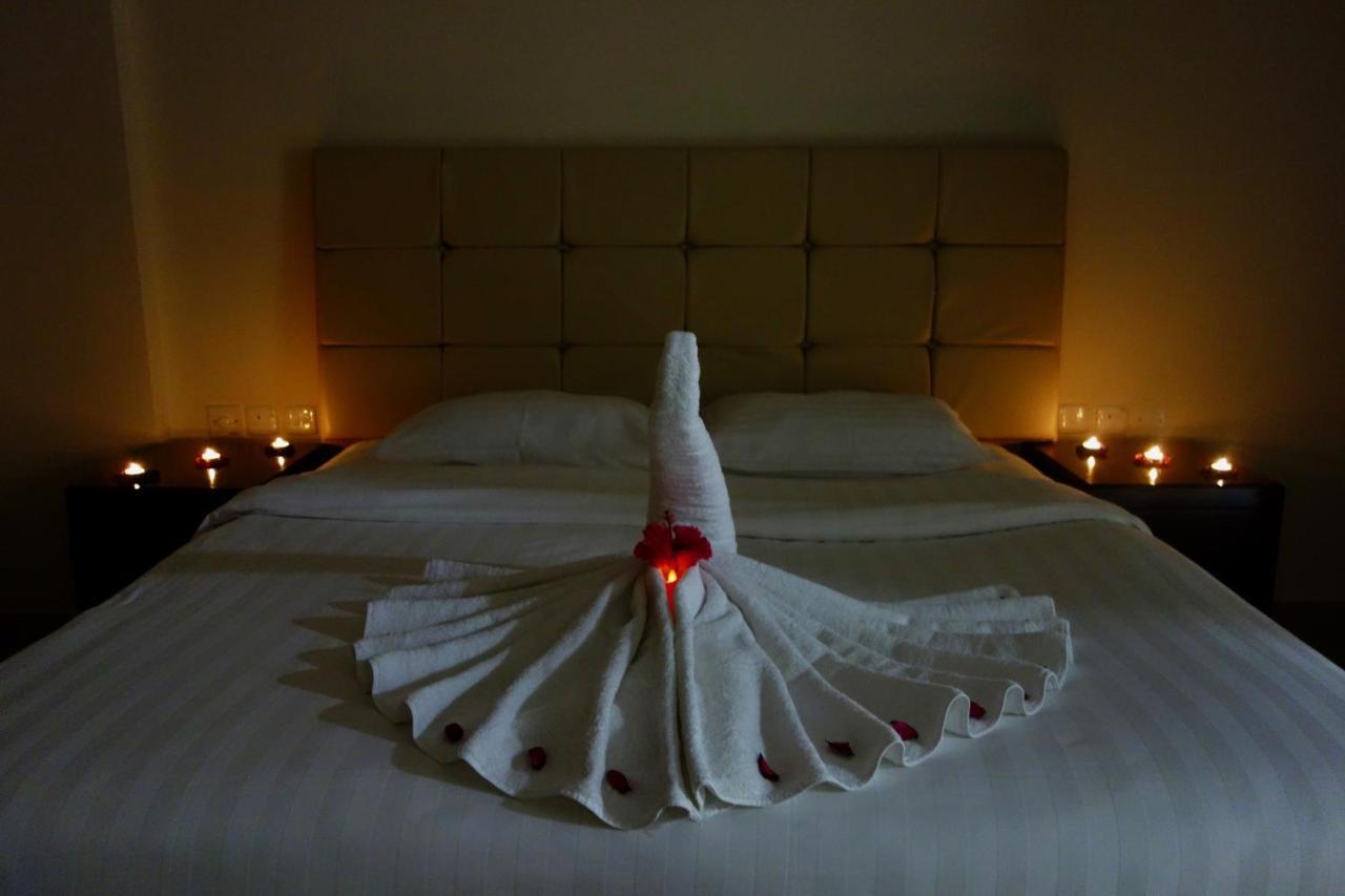 Grand Tayba Hotel Салала Екстер'єр фото