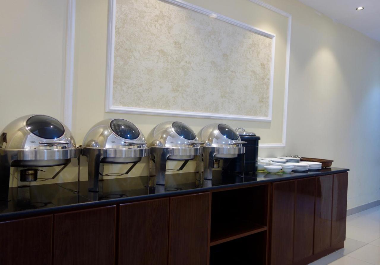 Grand Tayba Hotel Салала Екстер'єр фото
