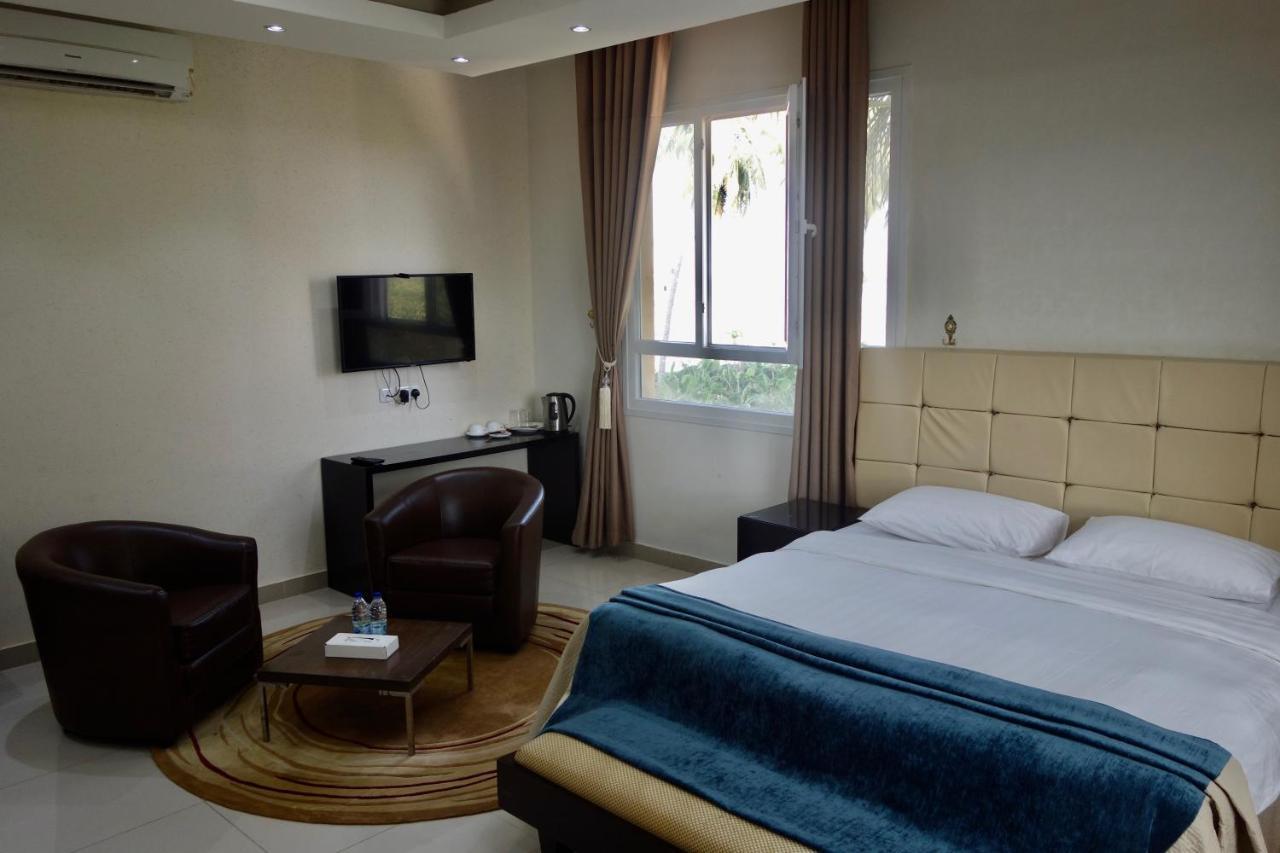 Grand Tayba Hotel Салала Екстер'єр фото